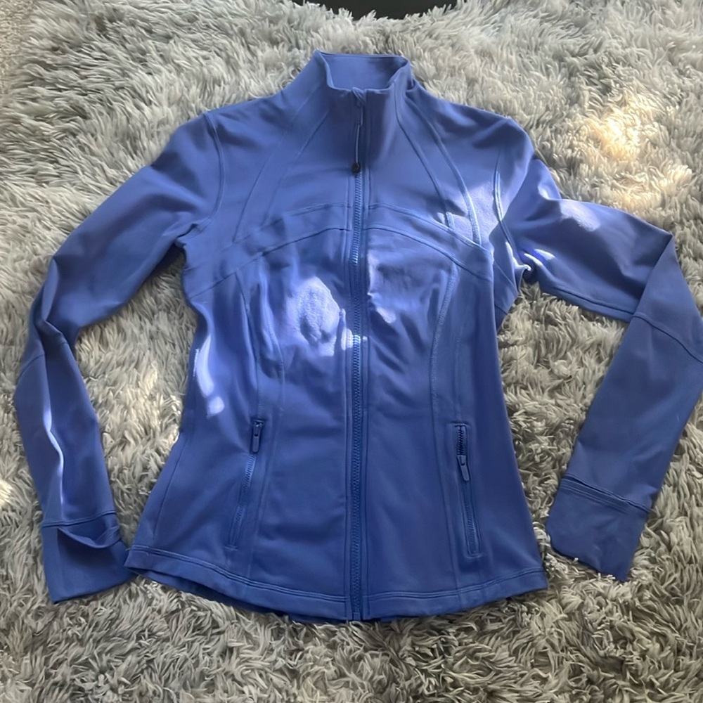 Lululemon define jacket size 8 blue/purple color